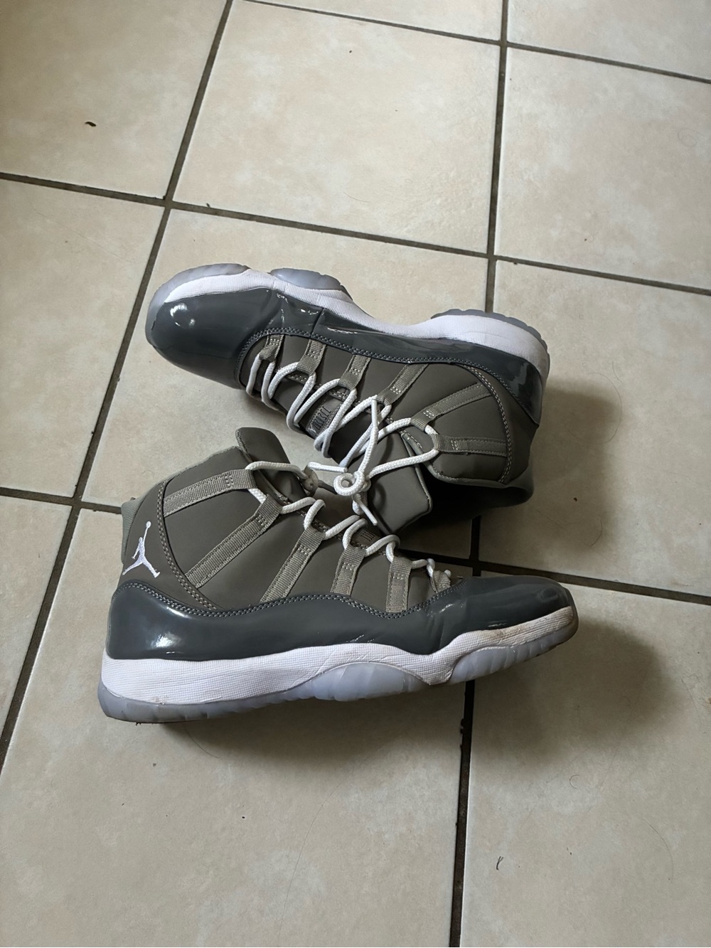 Jordan Men’s High-Top Basketball Shoes - Grey/White
